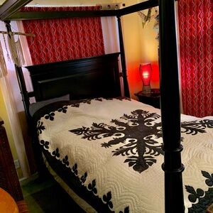 Vintage Homemade Hawaiian Quilt